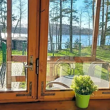W Borkowie Nad Jeziorem * Borkowo (Kartuzy)